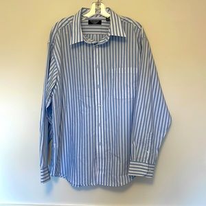Roundtree & Yorke Classic long sleeve dress shirt. Men’s XL. Blue and white.